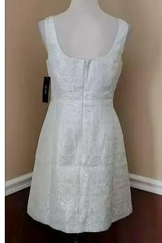 Ivory Silver Brocade Pleated Sleeveless ModCloth Cocktail Dress by Ivy + Blu Size 6