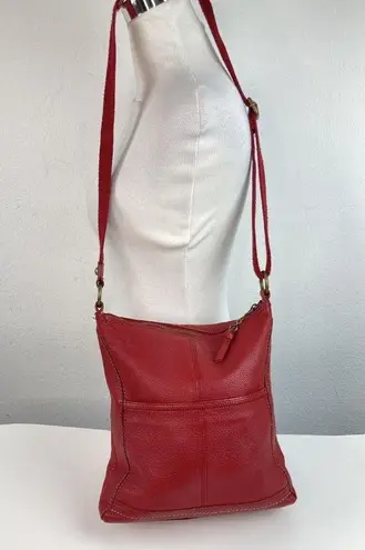 The Sak Iris Crossbody Bag In Red Pebbled Leather Zip Handbag Purse