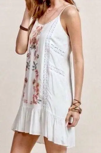 White Crochet Embroidered Front Lace Up Back Dress Size undefined