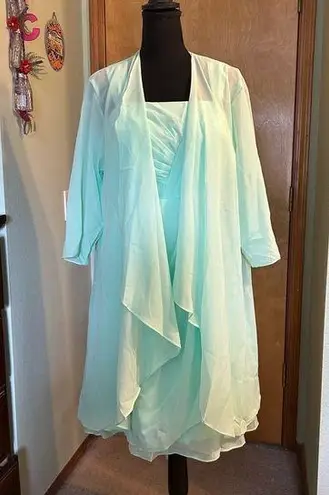 NWOT mint green sleeveless formal dress with sheer jacket rhinestone brooch 14