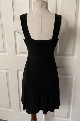 Soprano  Black sleeveless dress with embellished V neck