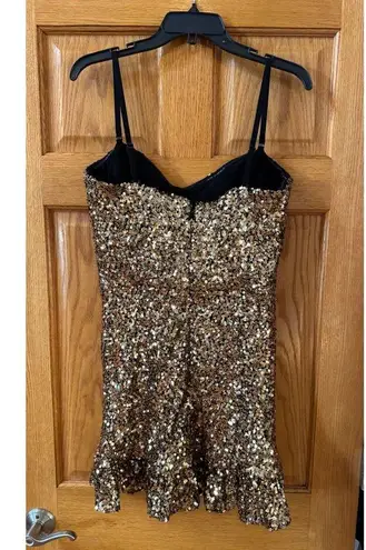 Dress the Population Gold Raina
Sleeveless Sequin Mini Dress sz XL 269$
(New)