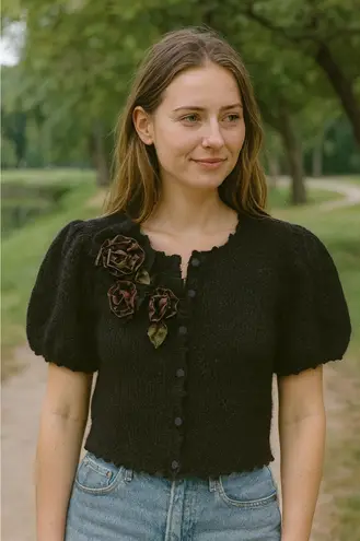 Susan Bristol VINTAGE floral applique cardigan black puff sleeves sweater Medium