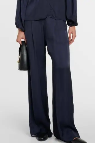 Velvet by Graham & Spencer Velvet Livi satin wide