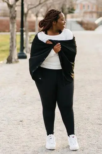 Zyia Black Classic Infinity Scarf Convertible Wrap Shawl Shrug Cowl Gaiter New