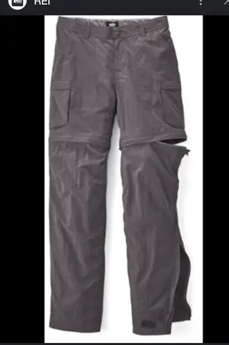 Rei Co-op REI Women's Hiking Pant Size
10T Gray Nylon Zip Off
Convertible Cargo