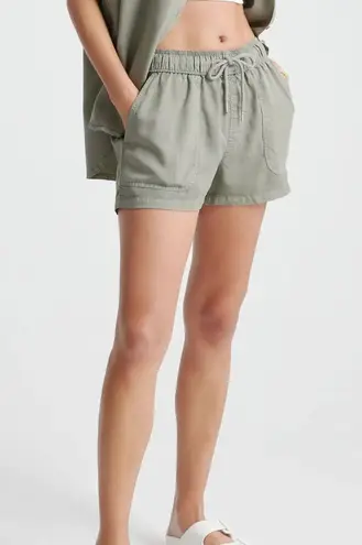 Quince Vintage Wash Tencel Utility Shorts Size Medium Green