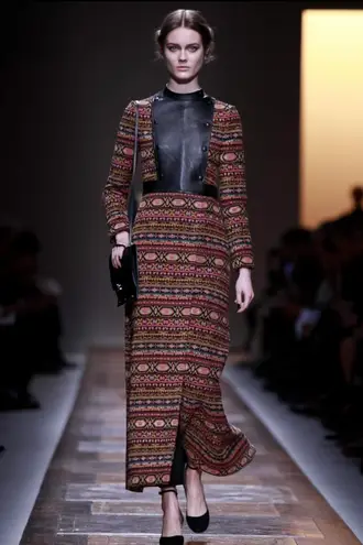 Valentino Garavani Valentino Rockstud women’s black leather shoulder bag