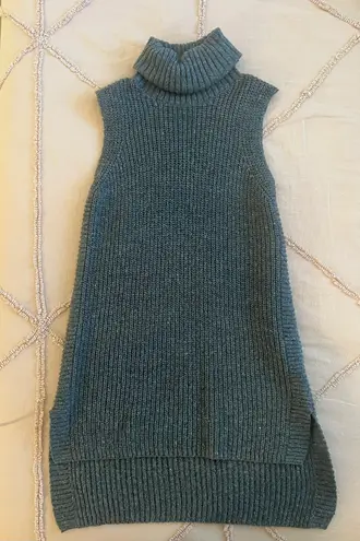 Turtle Necked Sweater Gray