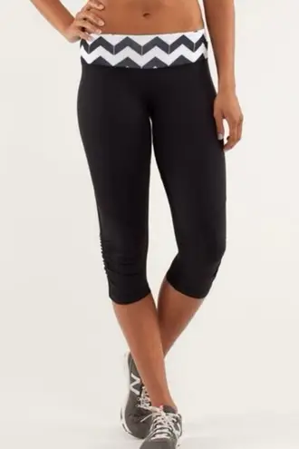 Lululemon Run For Your Life Crop Leggings Black with Chevron White Waist Size 6