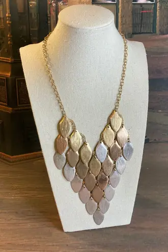 Source Unknown 0135 Articulated Fish Scale (or Leaf) Bib-Style Necklace in Mixed Metal Hues EUC