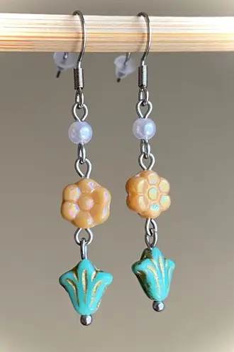 Handmade quality flower Czech glass beads unique fairy simple Kawaii chic dangle earrings💐💚