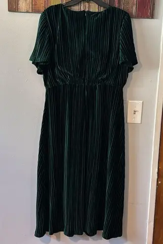 Briggs New York Briggs Ladies Pleated Velvet Dress NWT