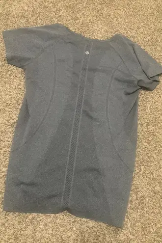 Lululemon Gray V-Neck Swiftly Tech