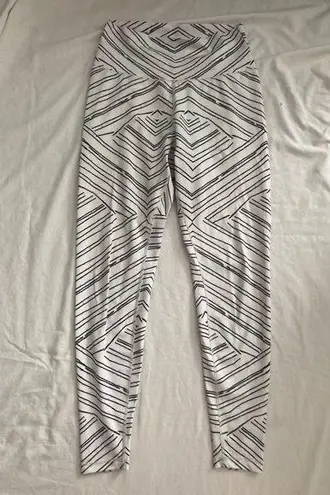 Buffbunny Graphic Striped Leggings Size Medium White Black