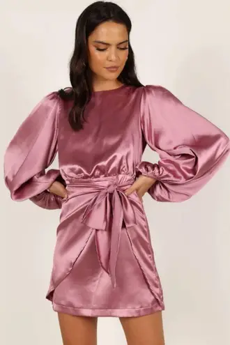 Petal and Pup  Opal Mauve Purple Satin Long Balloon Sleeve Wrap Mini Dress 16