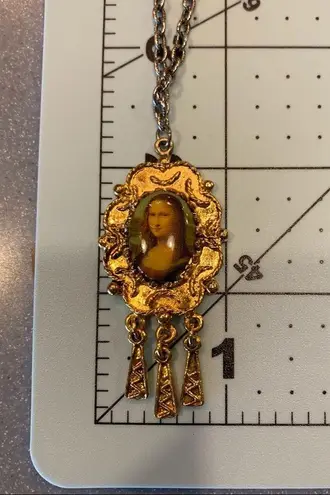 Vintage Retro Gold Color Mona Lisa Portrait Painting Necklace w/ Silver Chain