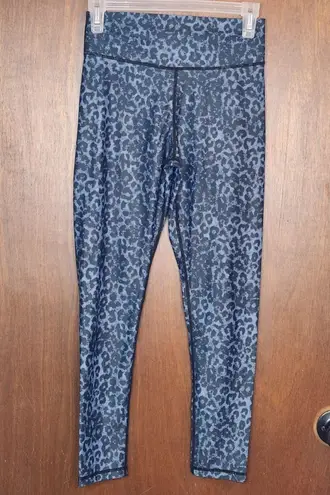 Zyia Blue Stone Leopard Print Light N Luxe Scrunch Butt Leggings Size 6-8