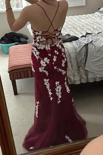 Hebeos Burgundy And White Flower Prom Dress