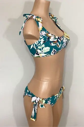 Anne cole New.  floral bikini set. Retails $149 size medium