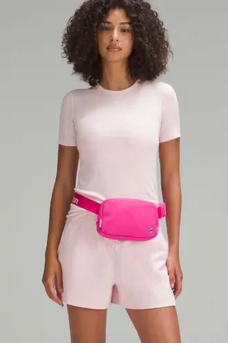 Lululemon NEW & IMPROVED SONIC PINK  Everywhere Belt Bag White Wordmark