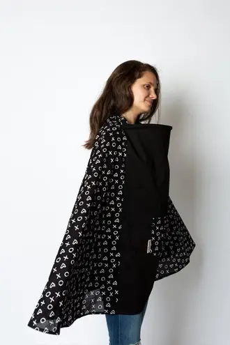 Milky Chic Downtown Chic'- 360 Nursing Poncho