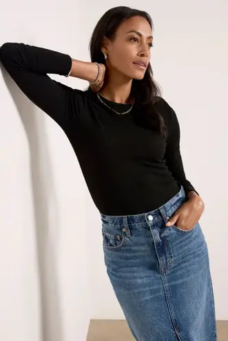 Evereve Marsel Scoop Neck in Black