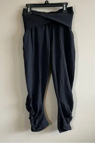 Lululemon  Sunset Salutation Black Cropped Jogger Leggings 4