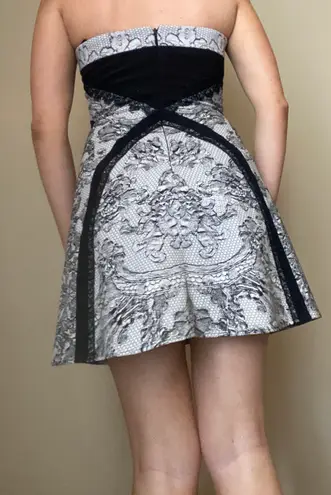 BCBG MAXAZRIA Black Lace Strapless Sophiani Cocktail Dress