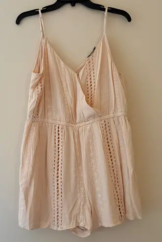 American Eagle  Cream Lace Trim Romper – Size Large  thumbnail 1