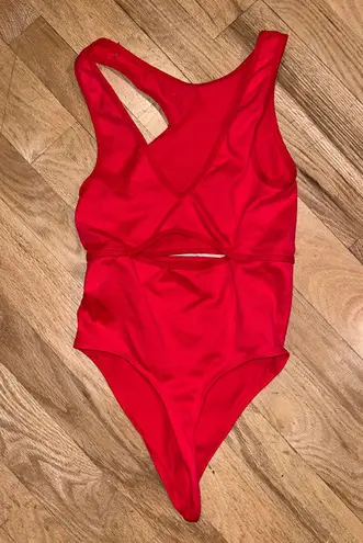 Colsie Red Cutout Bodysuit + 🆓🎁