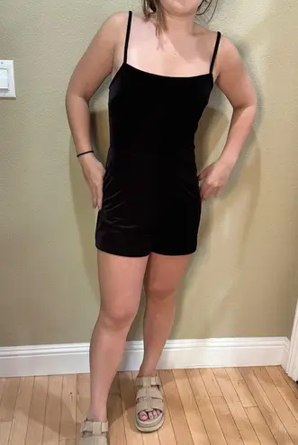 Urban Outfitters  Stretch Velour Tie Back Shorts Short Romper Onesie - size small