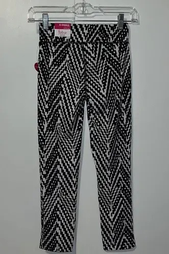 Flirtitude Flirty Crop Capri Leggings Black White Yoga Workout Athletic Pants XS