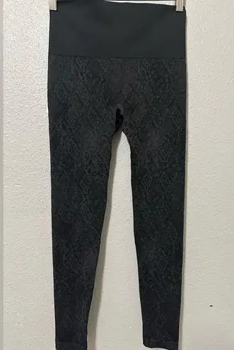 Soma Leggings Womens Large Grey Black Slimming Jacquard Snake Print Stretch NWT Gray Size M