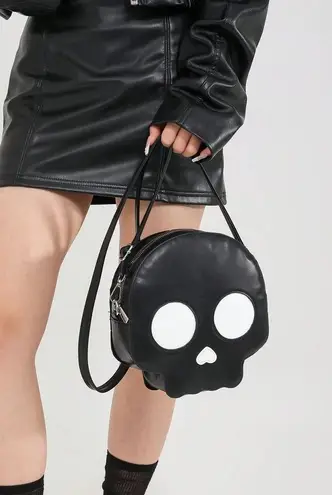 Halloween THE FLOATING SKULL CROSSBODY PURSE Black