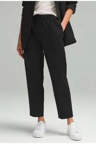 Womens Lululemon Sz Medium Tapered Leg Mid Rise 7/8 Pant Luxtreme Black