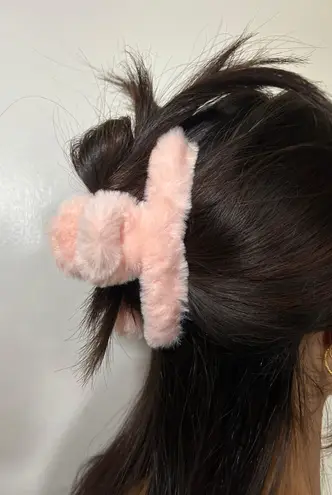 Peach Fluffy Claw Clip Pink