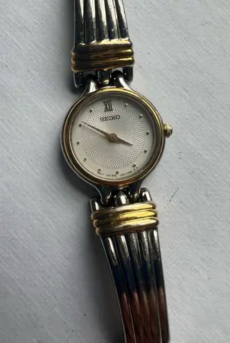 Seiko Ladies Wristwatch Two Tone Gold Tone Bracelet Style Vintage