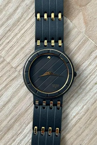 Seiko Rare Watch Matte Black Gold -Tone Bracelet Case Striped Textured Dial