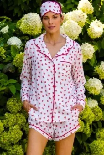 NWT PLUSH Revolve Strawberry Satin Short Pajama Set W/ Eyemask Sz M White Size M