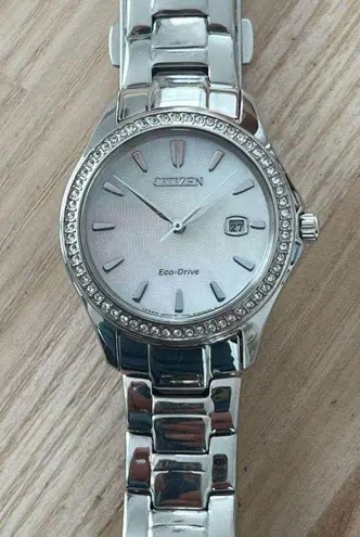 Citizen Eco-Drive Solar Crystal Ladies Watch Solar Stainless Bracelet Pearl Dial