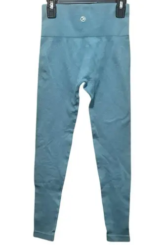 Savvi Ashtanga sage green textured leggings Size small