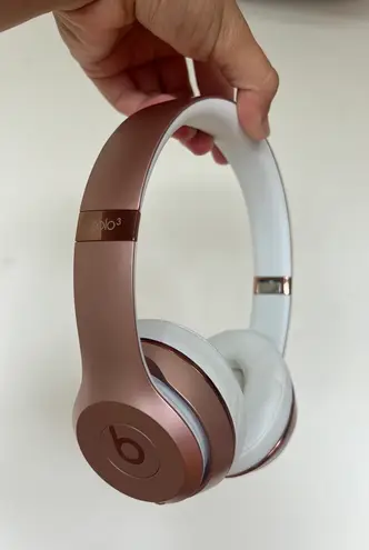 Beats Solo 3 Wireless Rose Gold