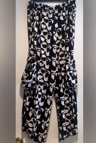 Farm Rio Geo Toucan High-Rise Wide Leg Utility Black & White Pocket Pants Sz S/M