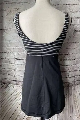 Lululemon Run Fast Track Tank Top Built in Bra Black White Stripe 6