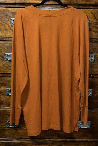 Ava & Viv NWT!  Long Sleeve Relaxed V-Neck T-Shirt 30”