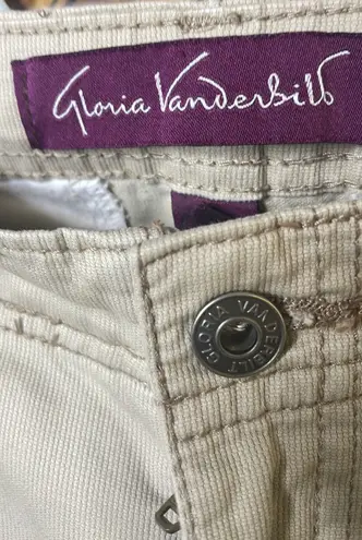 Gloria Vanderbilt Khaki  Capri Pants