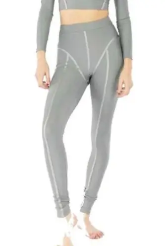 Electric yoga Oprah Legging In Grey Line Detailing Size Small Pilates Workout