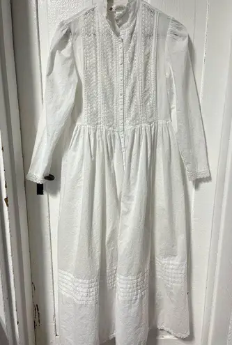 Eileen West Queens Anne Lace Victorian Dreams long button front nightgown size S White - Image 1