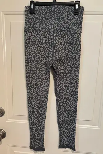 Free People Movement FP movement leopard print crop leggings best size guess xs/s